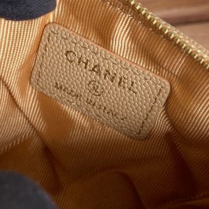 cc zipped wallet 15 beige caviar gold hardware