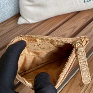 cc zipped wallet 15 beige caviar gold hardware