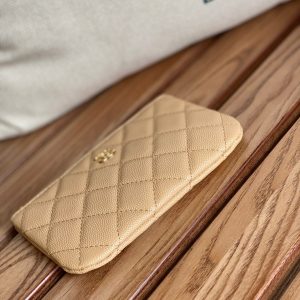 cc zipped wallet 15 beige caviar gold hardware