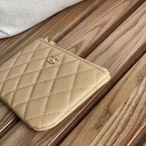cc zipped wallet 15 beige caviar gold hardware