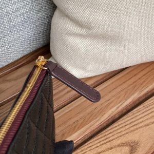 cc zipped wallet 15 black caviar gold hardware