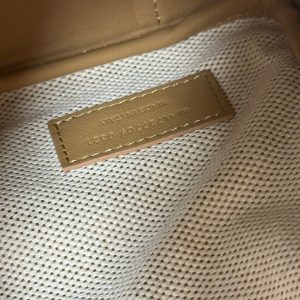 le 5a7 small 23 cream canvas brown calfskin