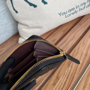 cc zipped wallet 7.5cm black caviar gold hardware