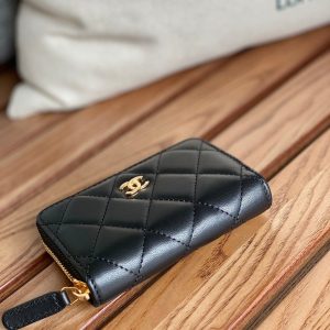 cc zipped wallet 7.5cm black calfksin gold hardware