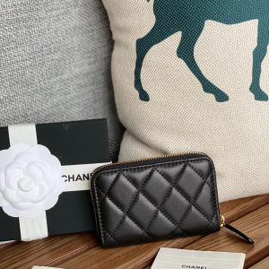 cc zipped wallet 7.5cm black calfksin gold hardware