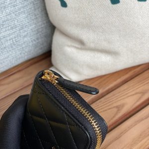 cc zipped wallet 7.5cm black calfksin gold hardware