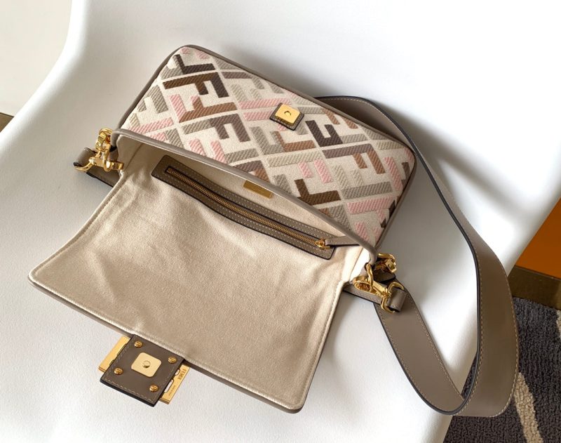 Fendi Baguette White Brown and Multicolour Canvas Bag 27 with FF Embroidery Ghw