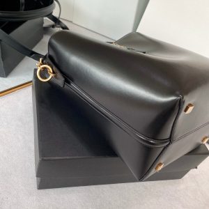 le 37 20cm black shiny calfskin