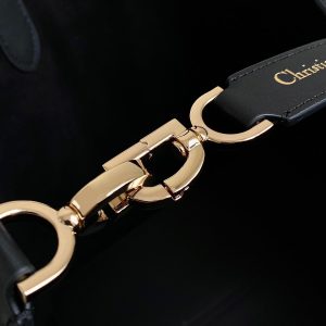 20230815_i1692080425_3459_4_jpg cd medium toujours 28 black calfskin