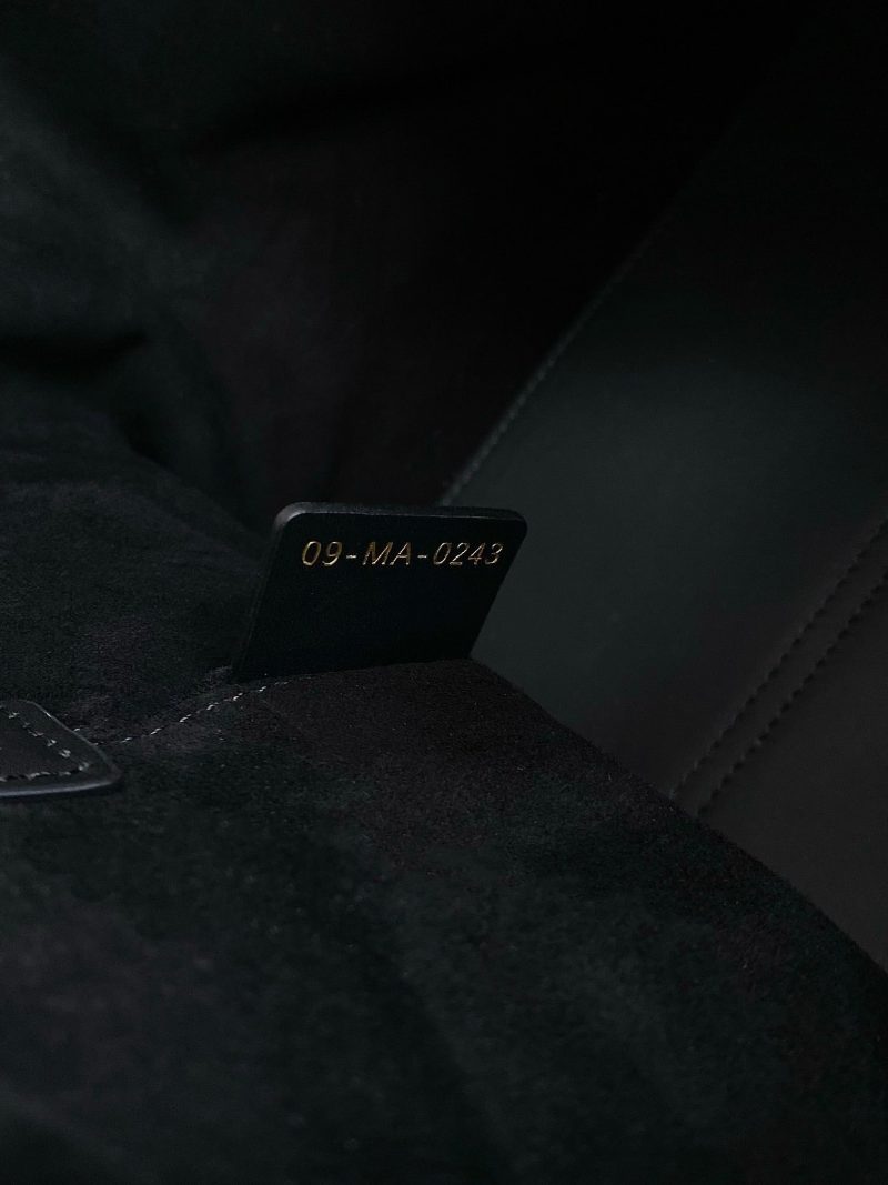 20230815_i1692083665_1985_0_jpg cd medium toujours 28 black calfskin