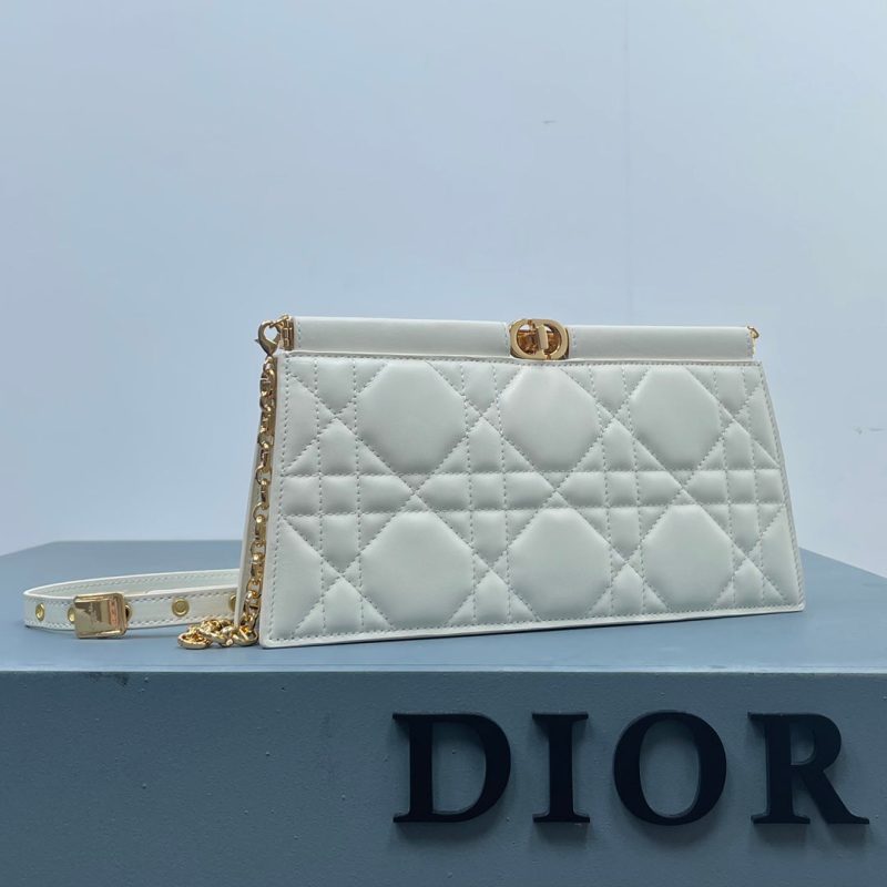 20230818_i1692336387_2942_1_jpg caro colle noire cluth 27.5 white calfskin