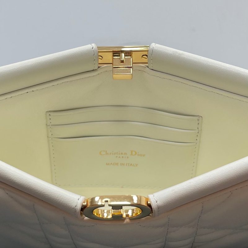 20230818_i1692336387_3415_6_jpg caro colle noire cluth 27.5 white calfskin