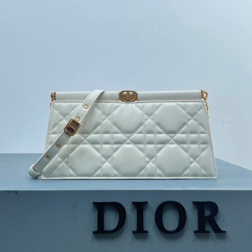 20230818_i1692336387_5177_0_jpg caro colle noire cluth 27.5 white calfskin