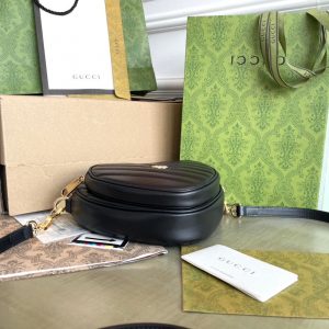 MARMONT HEART BAG 20 IN BLACK CALFSKIN GOLD HARDWARE