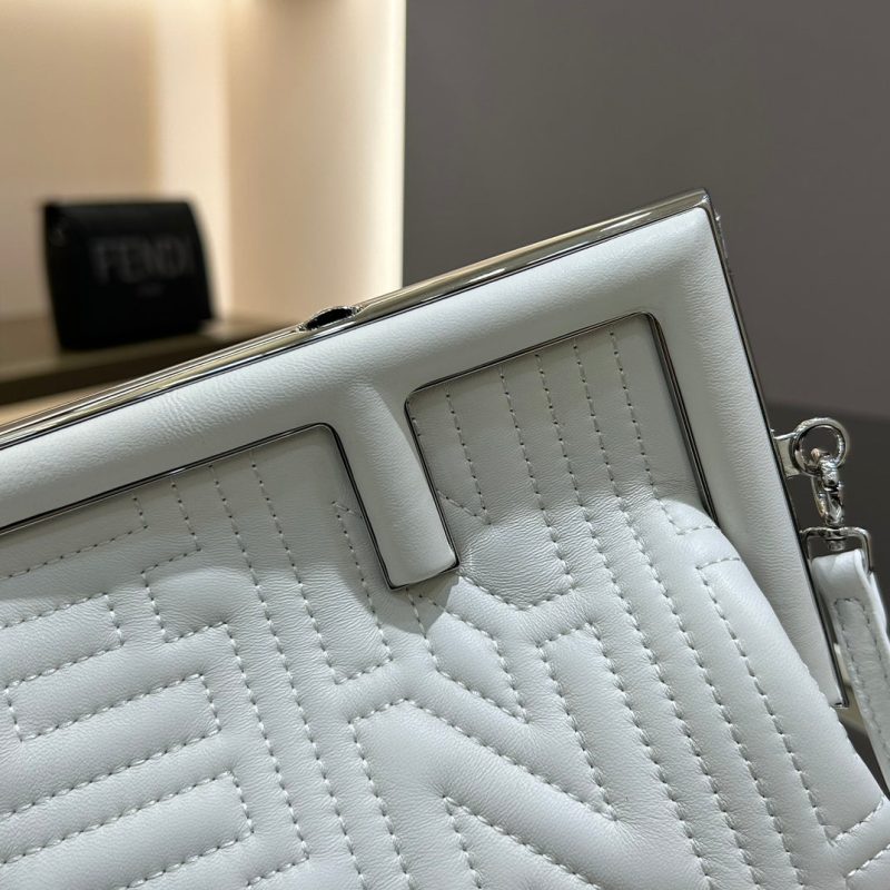 FendiI FIRST MINI 25 IN WHITE CALFSKIN BAG SILVER HARDWARE