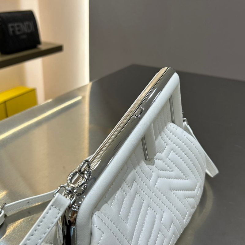 FendiI FIRST MINI 25 IN WHITE CALFSKIN BAG SILVER HARDWARE