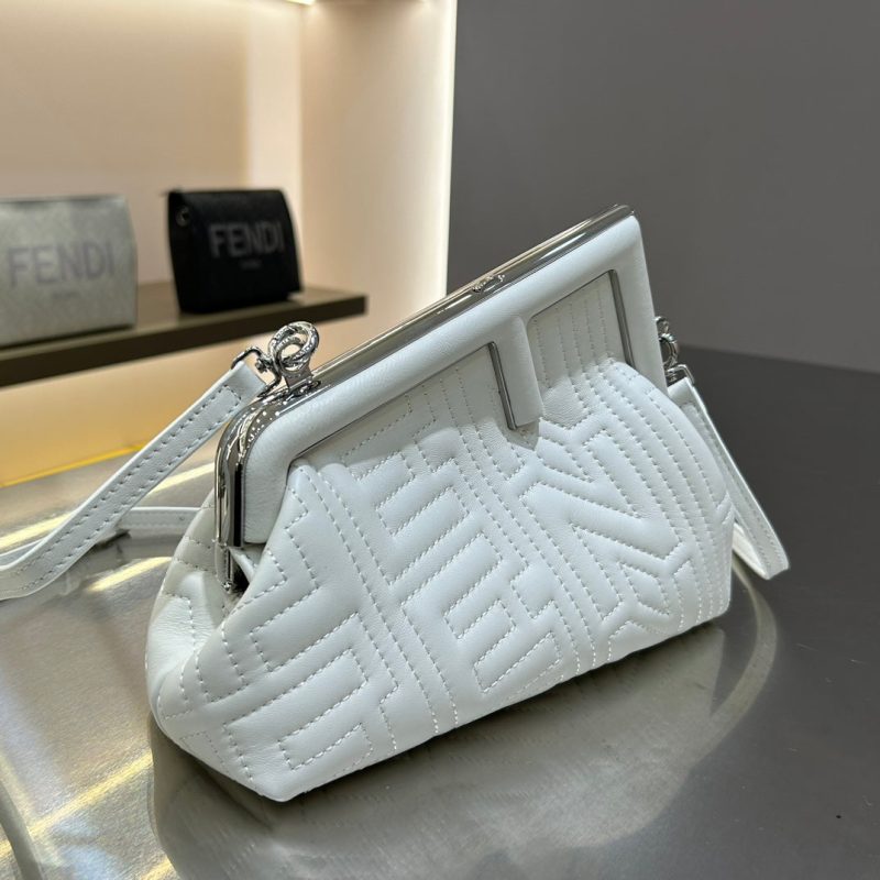FendiI FIRST MINI 25 IN WHITE CALFSKIN BAG SILVER HARDWARE