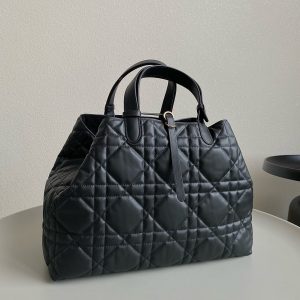 cd large toujours 37 black calfskin