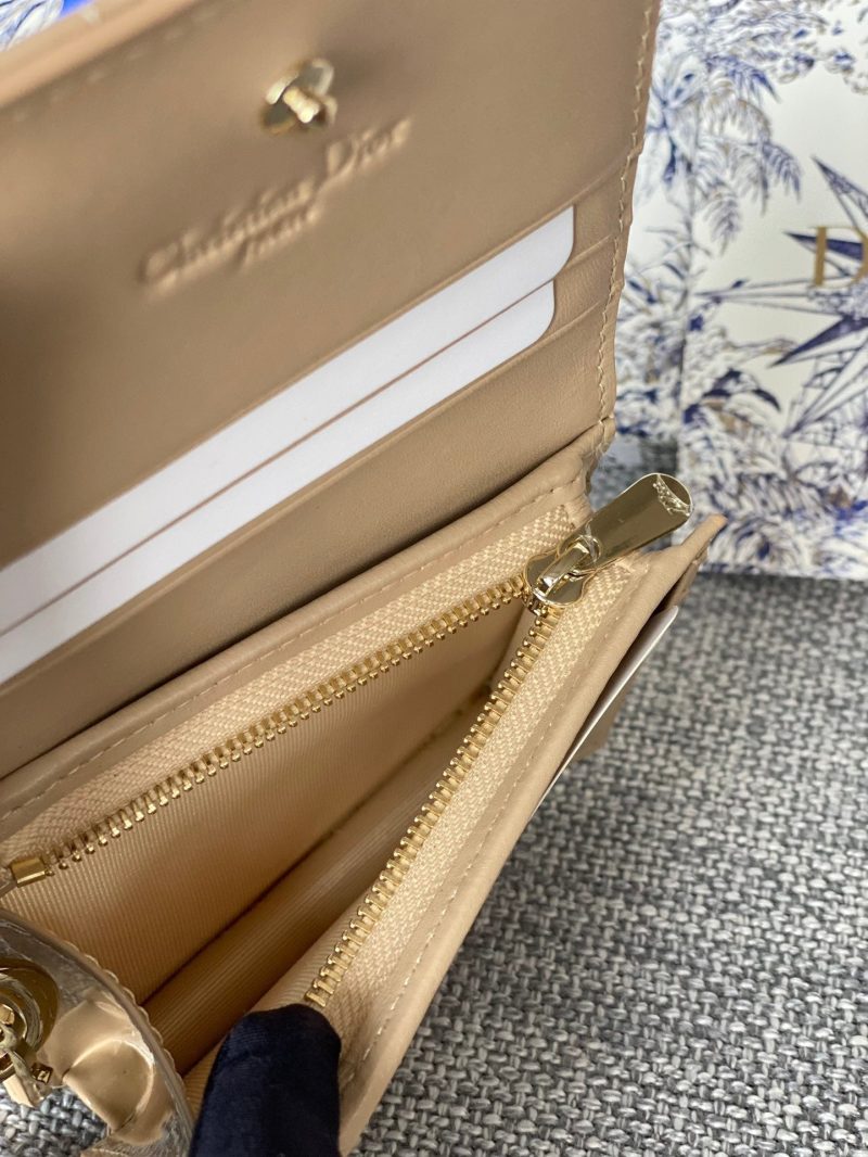 20230912_i1694499274_2951_7_jpg CD Caro 11cm Compact Wallet Shiny Beige Calfskin