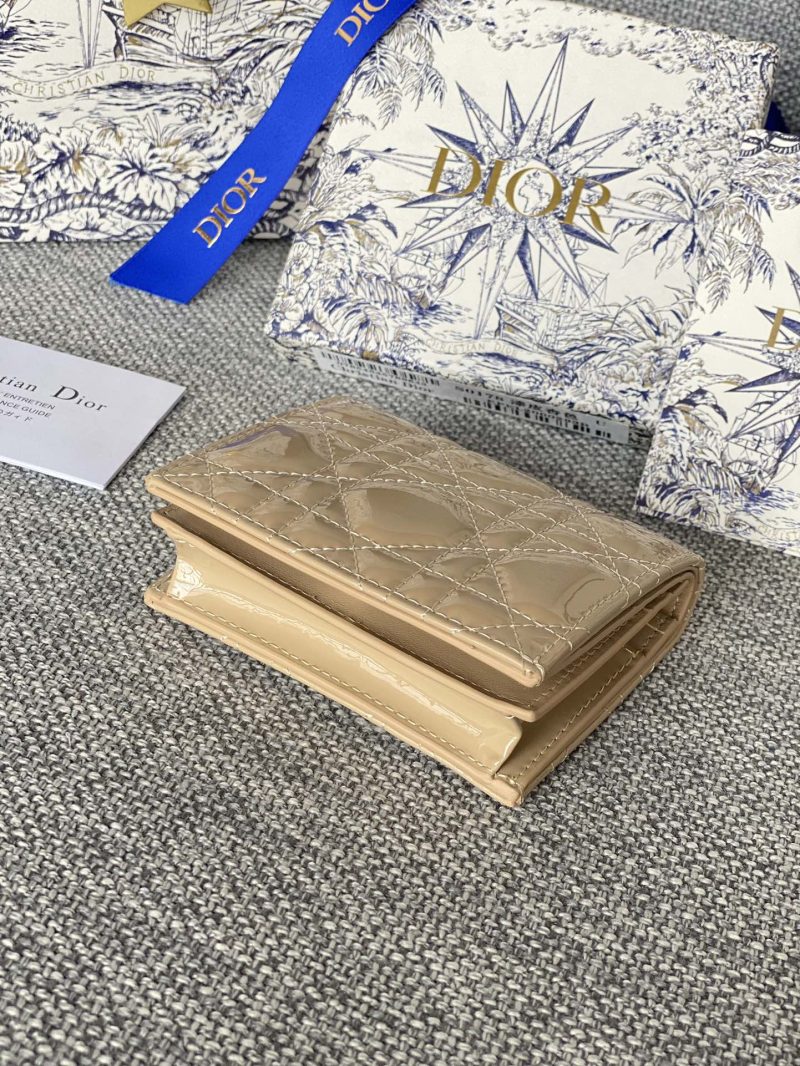 20230912_i1694499274_926_2_jpg CD Caro 11cm Compact Wallet Shiny Beige Calfskin