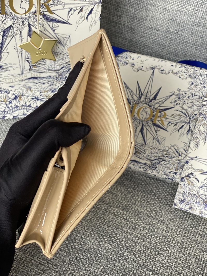20230912_i1694499274_9968_8_jpg CD Caro 11cm Compact Wallet Shiny Beige Calfskin