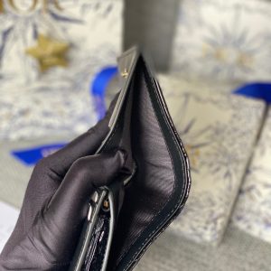 20230912_i1694499910_2245_8_jpg CD Caro 11cm Compact Wallet Shiny Black Calfskin