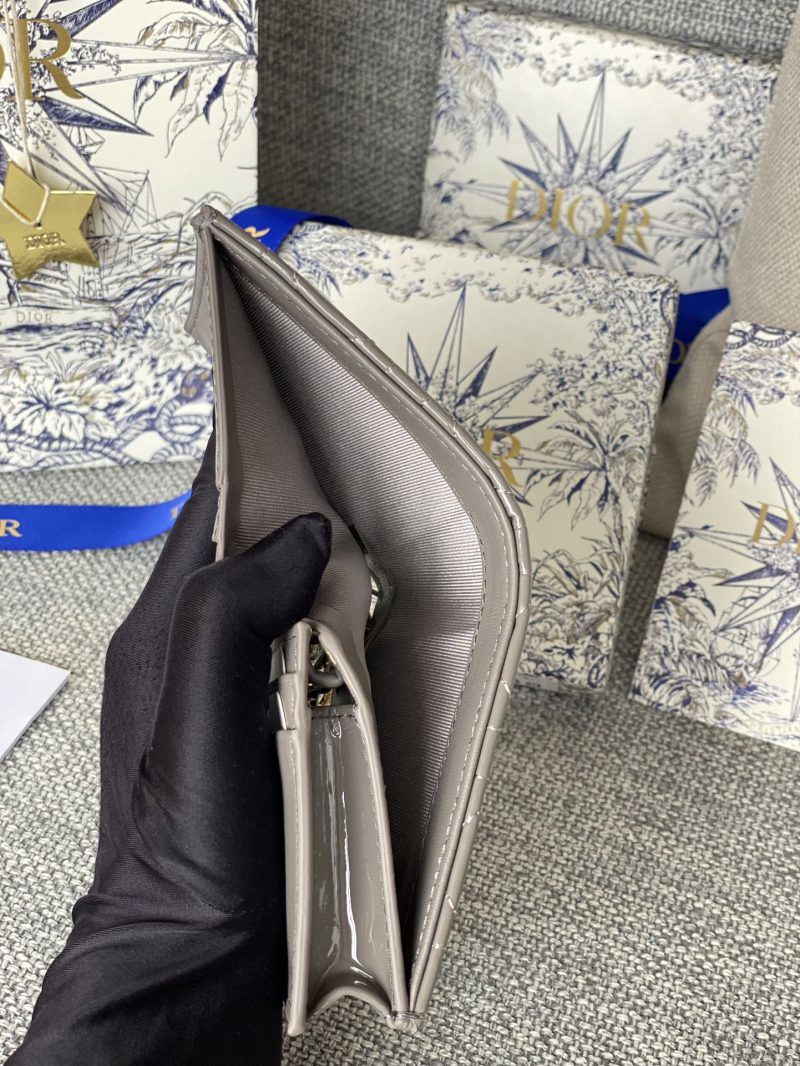 20230912_i1694500389_9546_8_jpg CD Caro 11cm Compact Wallet Shiny Grey Calfskin