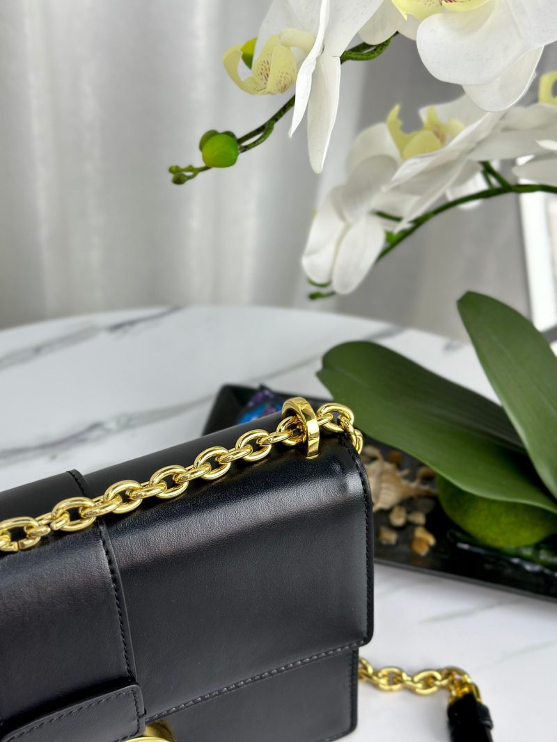 20230920_i1695197286_2155_4.jpg_1 MONTAIGNE 25 BAG IN BLACK CALFSKIN