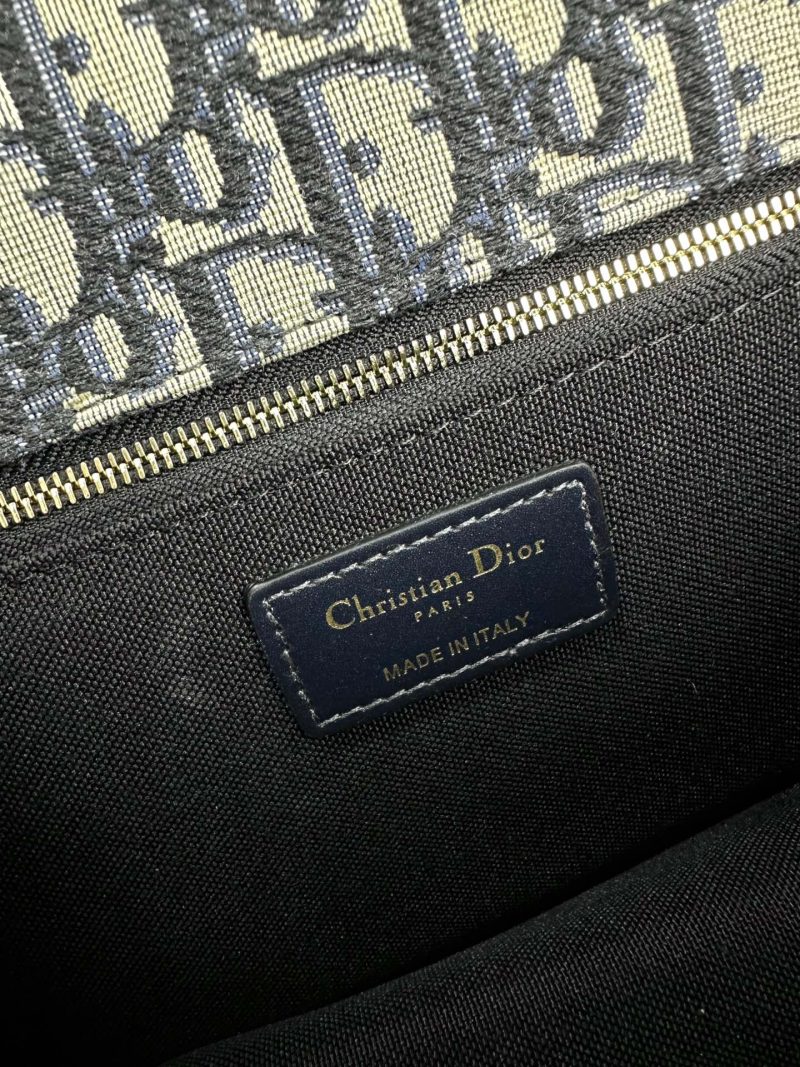 20231004_i1696401022_2123_6_jpg MONTAIGNE 25 BAG IN BLUE OBLIQUE JACQUARD