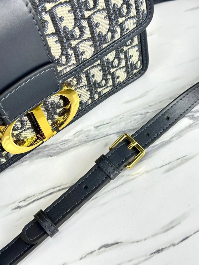 20231004_i1696401022_5365_4_jpg MONTAIGNE 25 BAG IN BLUE OBLIQUE JACQUARD