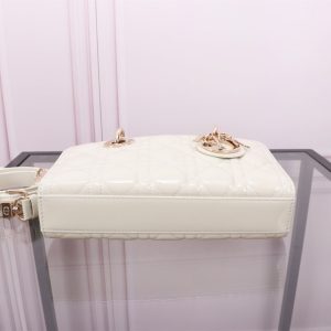 20231119_i1700325418_3748_4_jpg MEDIUM LADY D-JOY 26 WHITE LAMBSKIN