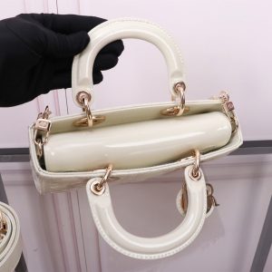 20231119_i1700325418_7048_5_jpg MEDIUM LADY D-JOY 26 WHITE LAMBSKIN