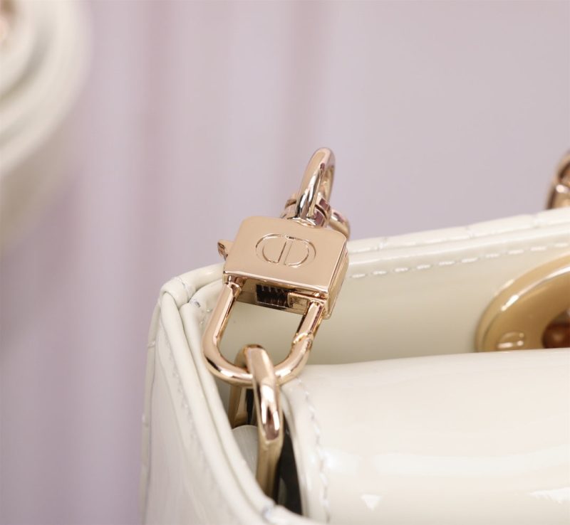 20231119_i1700325418_82_6_jpg MEDIUM LADY D-JOY 26 WHITE LAMBSKIN