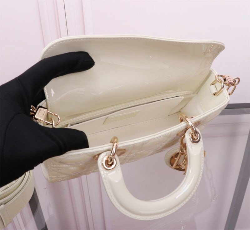 20231119_i1700325418_950_8_jpg MEDIUM LADY D-JOY 26 WHITE LAMBSKIN