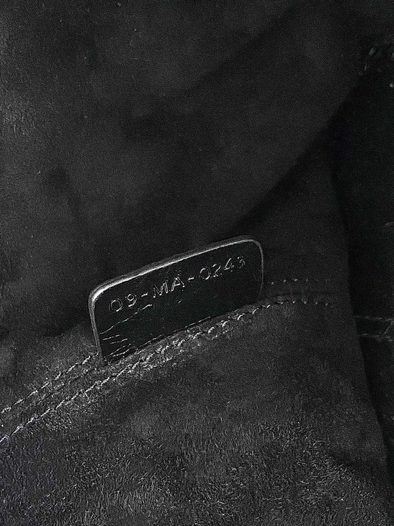 cd medium toujours 28 all black calfskin