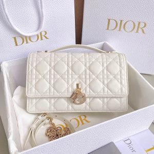 20231128_i1701175383_9169_0_jpg MISS LADY 24 LARGE BAG IN WHITE LAMBSKIN