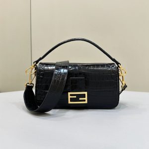 20231130_i1701334695_3591_0_jpg BAGUETTE 27 IN BLACK CROCODILE PATTERN GLOSSY CALFSKIN GOLD HARDWARE