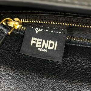 20231130_i1701334695_5663_6_jpg BAGUETTE 27 IN BLACK CROCODILE PATTERN GLOSSY CALFSKIN GOLD HARDWARE