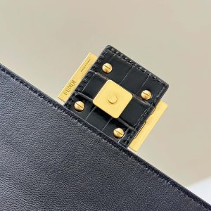 20231130_i1701334695_6929_5_jpg BAGUETTE 27 IN BLACK CROCODILE PATTERN GLOSSY CALFSKIN GOLD HARDWARE