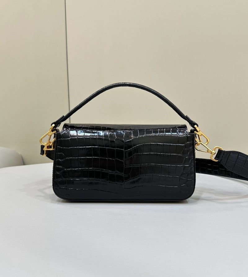 20231130_i1701334695_8506_1_jpg BAGUETTE 27 IN BLACK CROCODILE PATTERN GLOSSY CALFSKIN GOLD HARDWARE