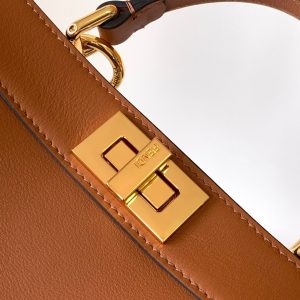 20231207_i1701928889_6816_3_jpg_0d89b52b-fadf-493b-827e-b0f04d51dc11 Peekaboo ISeeU Small 27cm Bag gold lambskin gold hardware