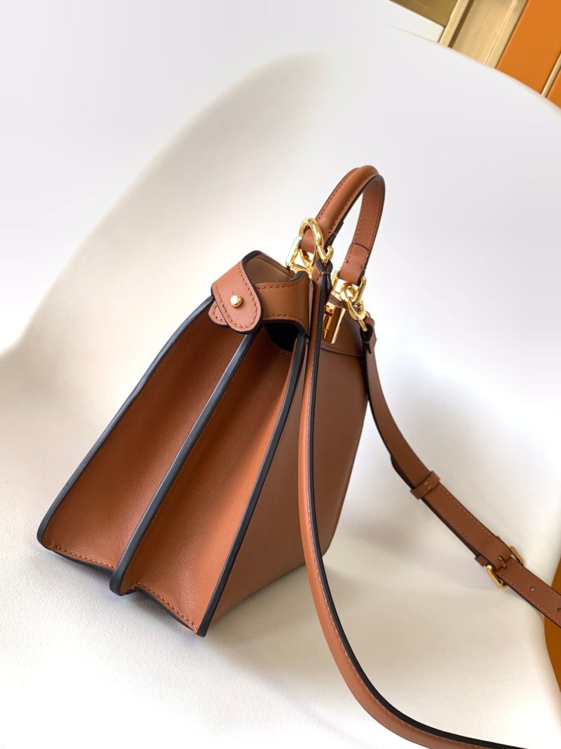 20231207_i1701928889_7377_1_jpg_eb88a986-2f95-43f5-8d6f-c62a56e2875f Peekaboo ISeeU Small 27cm Bag gold lambskin gold hardware