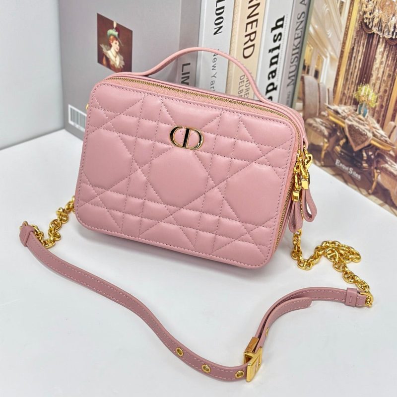 20231215_i1702622504_1115_0_jpg CARO BOX 19 IN LIGHT PINK CALFSKIN