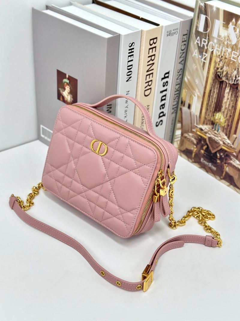 20231215_i1702622504_2408_1_jpg CARO BOX 19 IN LIGHT PINK CALFSKIN