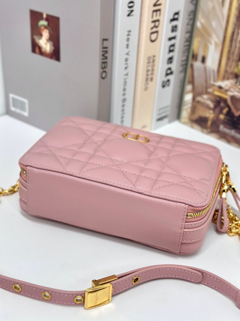 20231215_i1702622504_3533_6_jpg CARO BOX 19 IN LIGHT PINK CALFSKIN