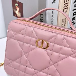 20231215_i1702622504_8090_3_jpg CARO BOX 19 IN LIGHT PINK CALFSKIN