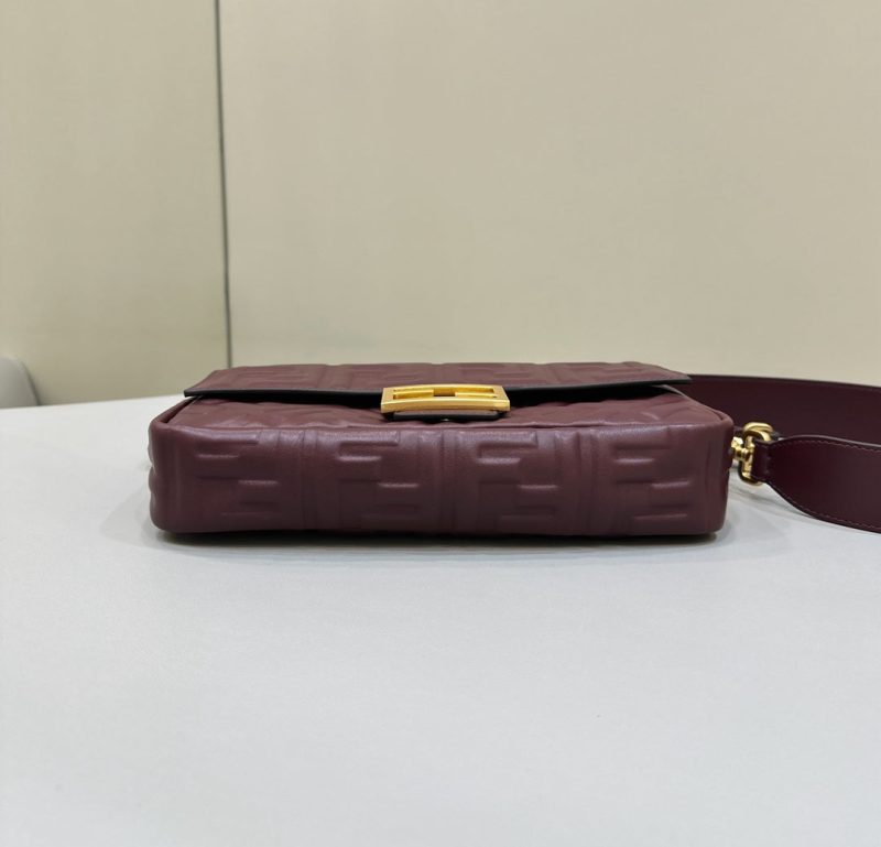 20231215_i1702634198_6521_3_jpg Baguette 27cm Burgundy Lambskin Gold Hardware