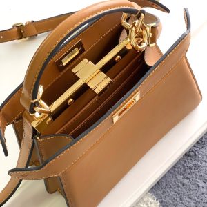 20240127_i1706329896_2342_4_jpg_960a7ecf-d4fc-46bd-a1dd-1f6b2b4e0c19 Peekaboo ISeeU Petite 20 Bag Tan Lambskin Ghw