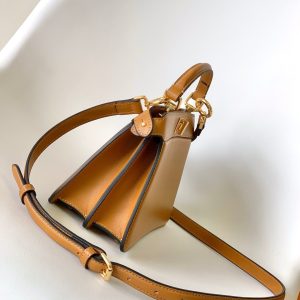 20240127_i1706329896_8074_2_jpg_9a07cab1-3d6d-4eae-9591-e4c0f8fc9e95 Peekaboo ISeeU Petite 20 Bag Tan Lambskin Ghw