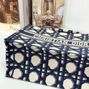 20240228_i1709090256_9002_6_jpg MEDIUM BOOK TOTE 37 BEIGE AND BLUE MACROCANNAGE EMBROIDERY